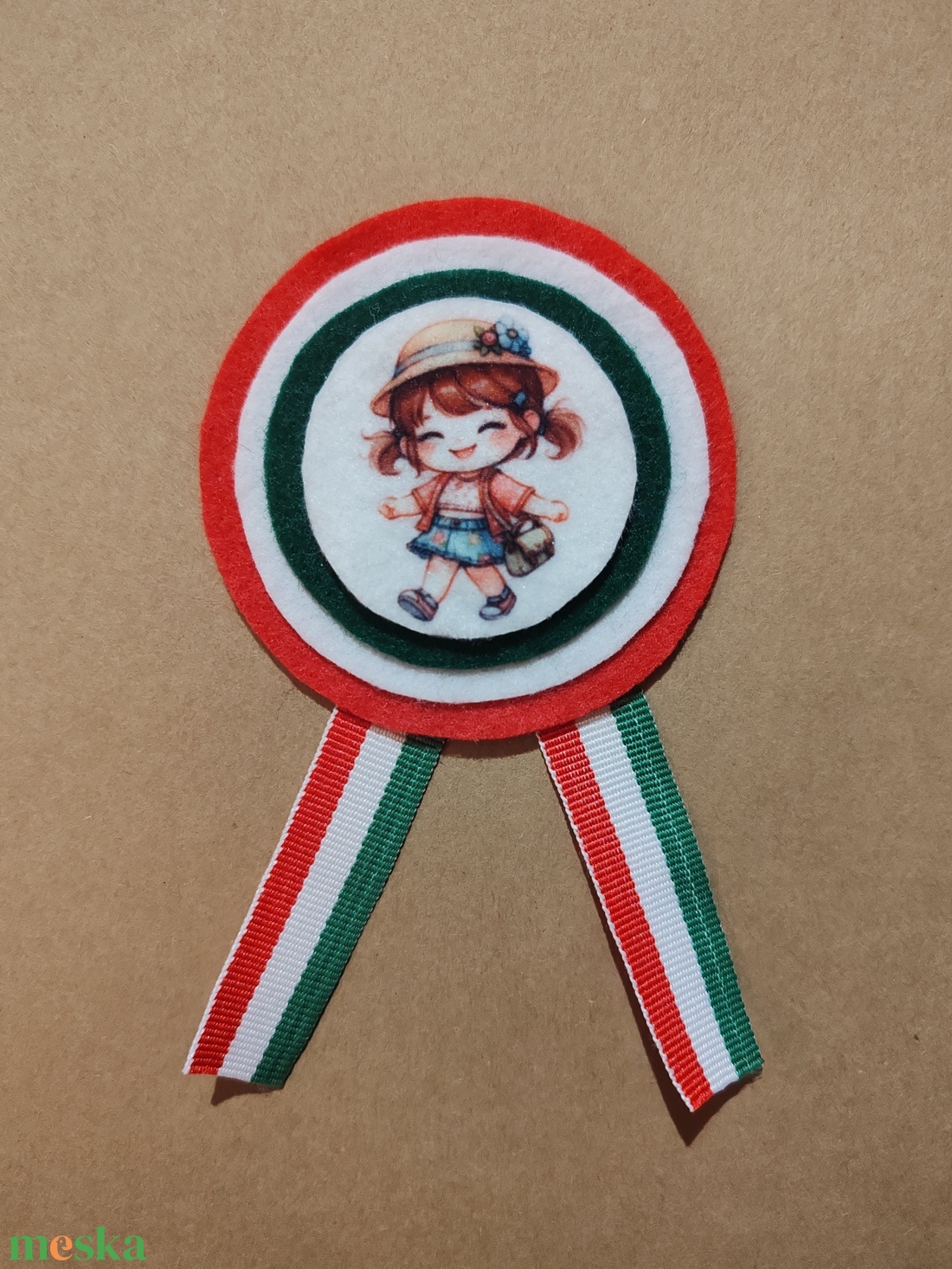 Kislányos kokárda 3. - ékszer - kitűző és bross - Meska.hu