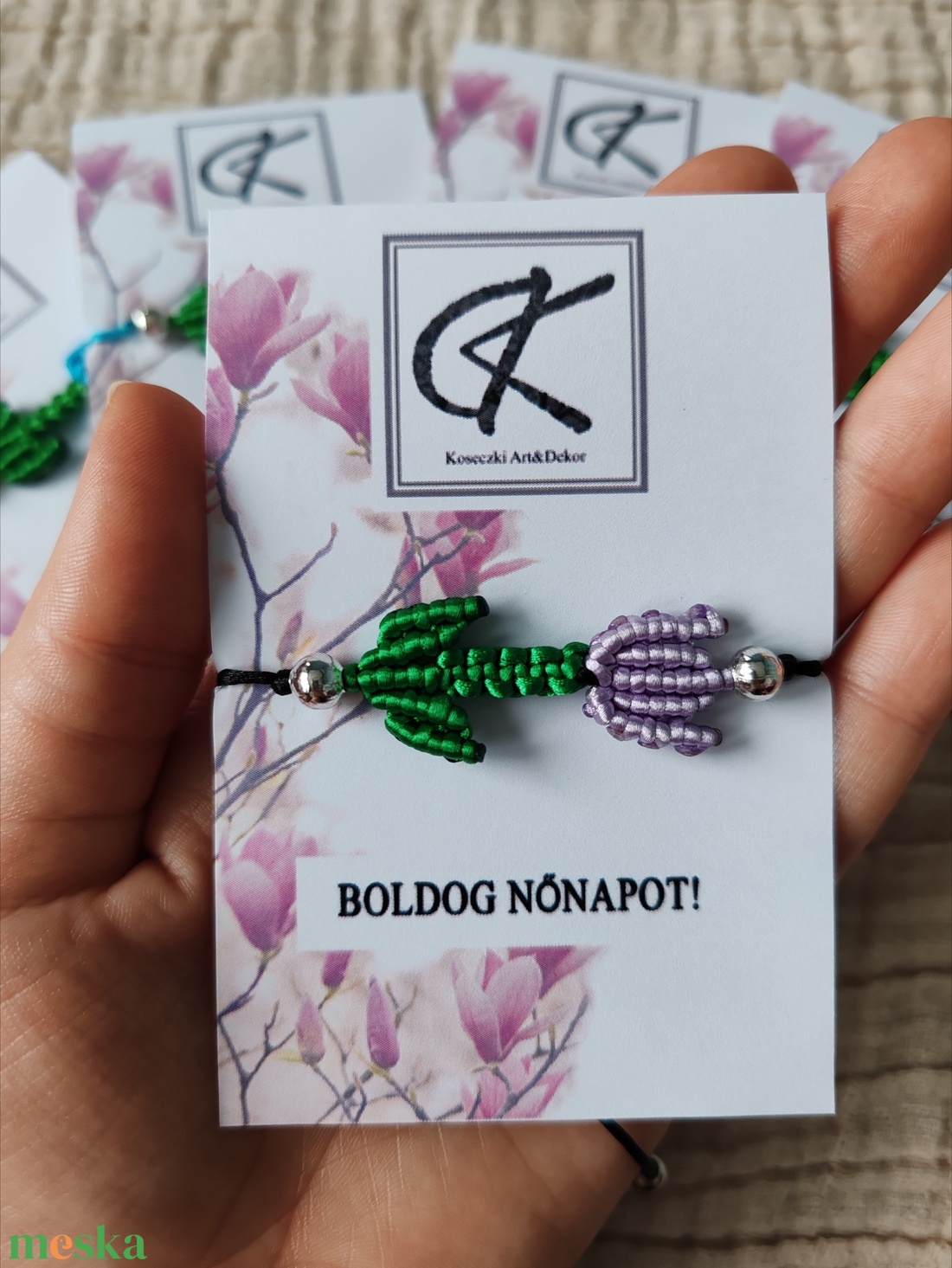 Tulipános makramé karkötő  - ékszer - karkötő - fonott karkötő - Meska.hu