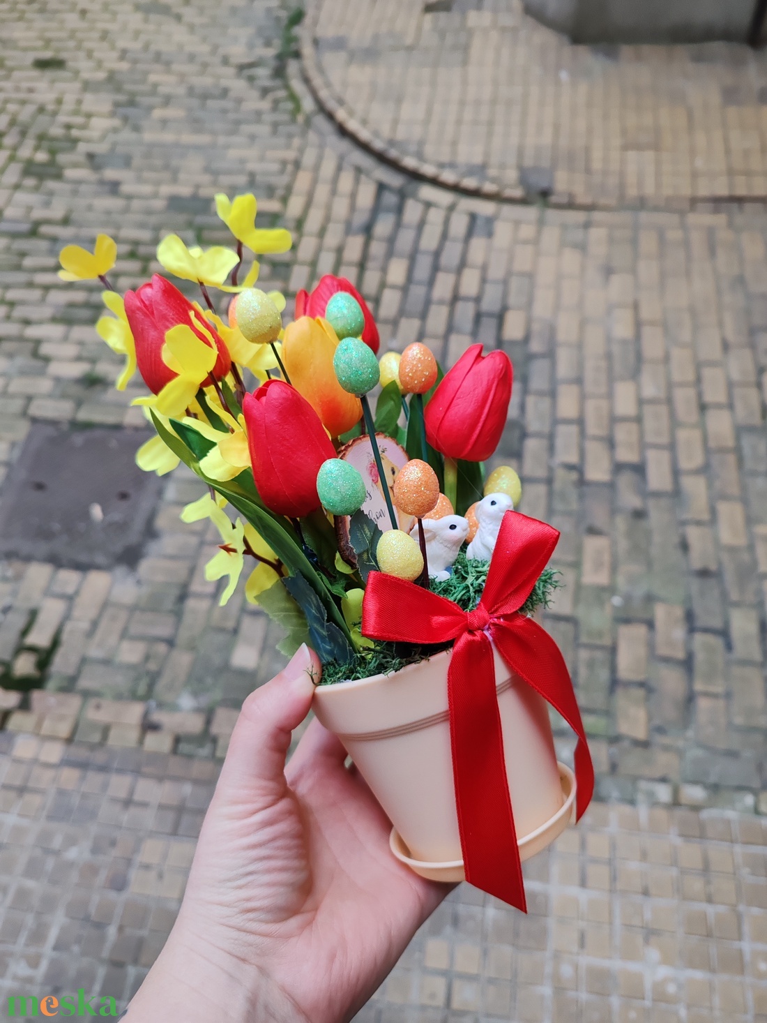 Nyuszis tulipános húsvéti asztaldísz - ünnepi díszek, dekorációk - húsvéti díszek és dekorációk - húsvéti asztaldíszek - Meska.hu