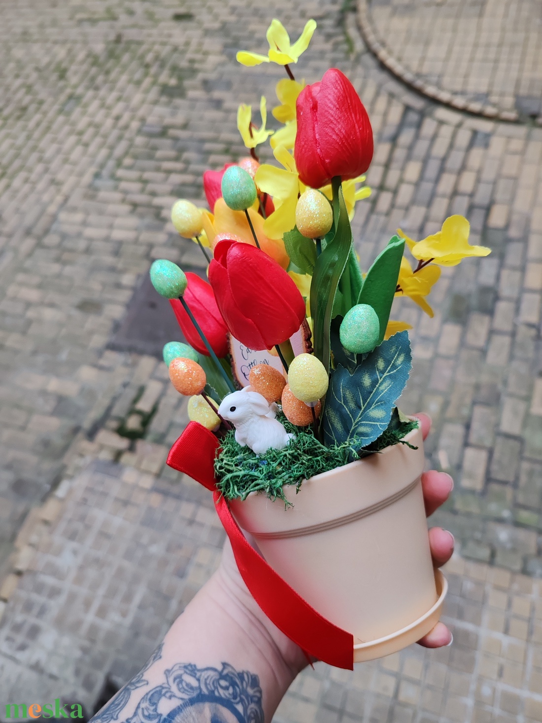 Nyuszis tulipános húsvéti asztaldísz - ünnepi díszek, dekorációk - húsvéti díszek és dekorációk - húsvéti asztaldíszek - Meska.hu