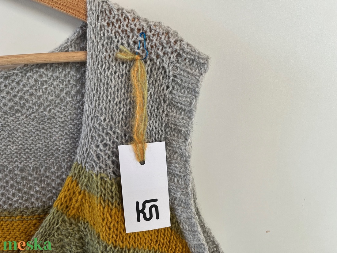 STRIPY VEST - kötött könnyű gyapjú mellény - ruha & divat - női ruha - mellény - Meska.hu