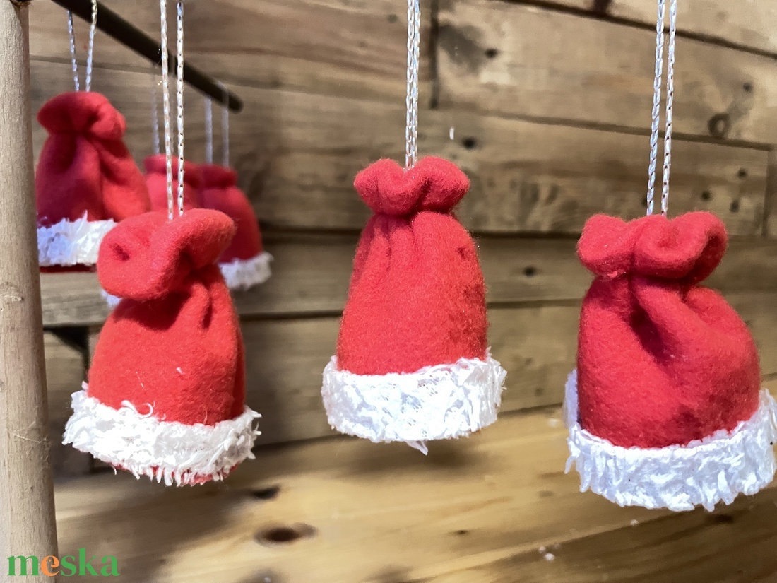 Mini Mikulás sapka - karácsony - mikulás - mikulás ajándékok - Meska.hu Mini Mikulás sapka - karácsony - mikulás - mikulás ajándékok - Meska.hu