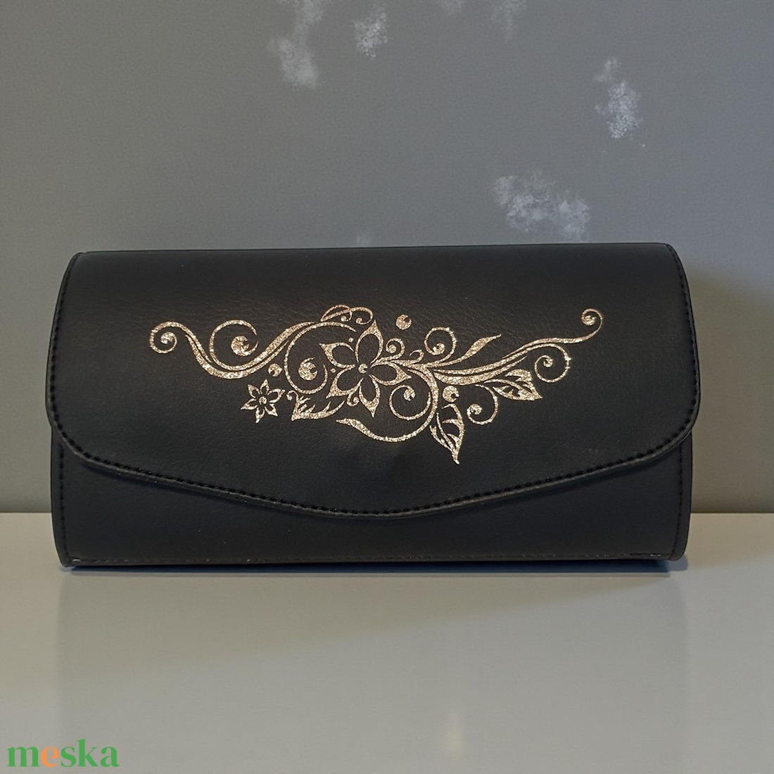 Textilbőr pénztárca fekete - arany virágmintás - táska & tok - pénztárca & más tok - pénztárca - női pénztárca - Meska.hu