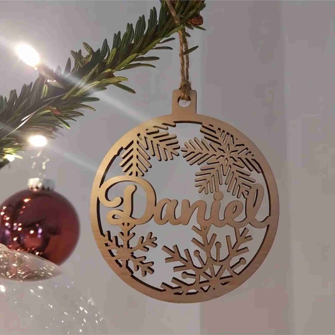 Egyedi Nevek Hópehelyekkel és Csillagokkal, Klasszikus Elegáns Design Fadíszítéshez karácsonyra -  - Meska.hu