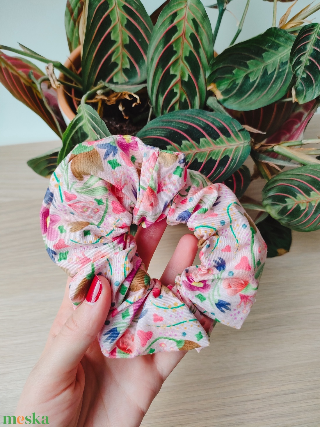 Scrunchie hajgumi rózsaszín - ruha & divat - hajdísz & hajcsat - hajgumi - Meska.hu Scrunchie hajgumi rózsaszín - ruha & divat - hajdísz & hajcsat - hajgumi - Meska.hu