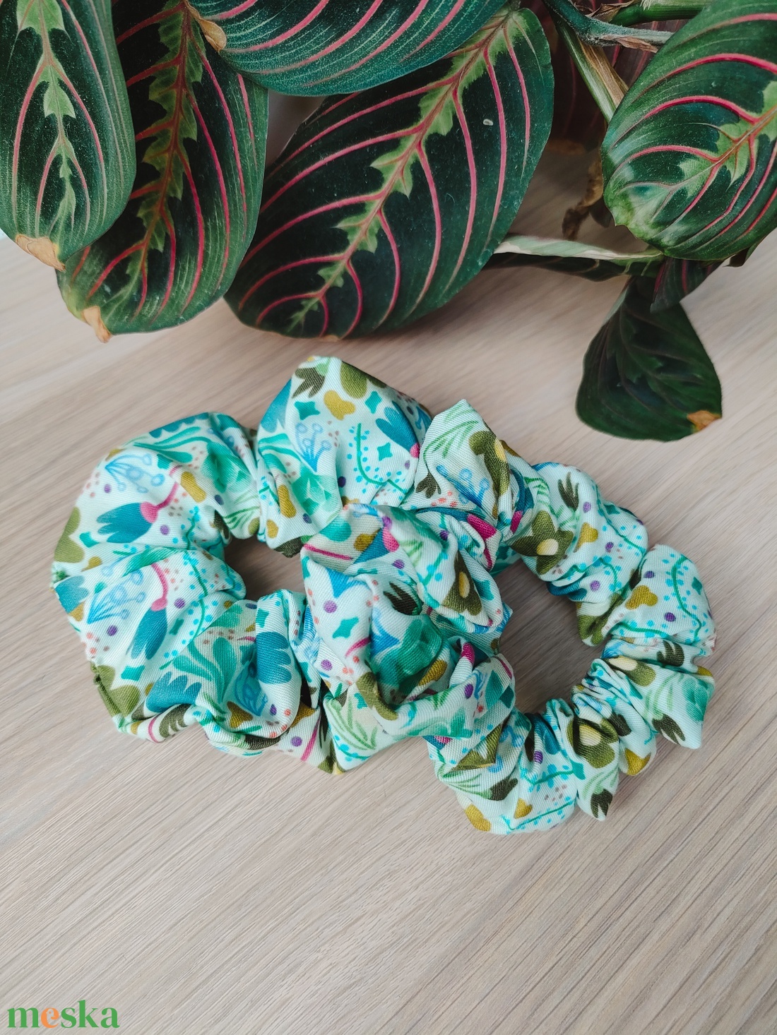 Scrunchie hajgumi kék - ruha & divat - hajdísz & hajcsat - hajgumi - Meska.hu Scrunchie hajgumi kék - ruha & divat - hajdísz & hajcsat - hajgumi - Meska.hu