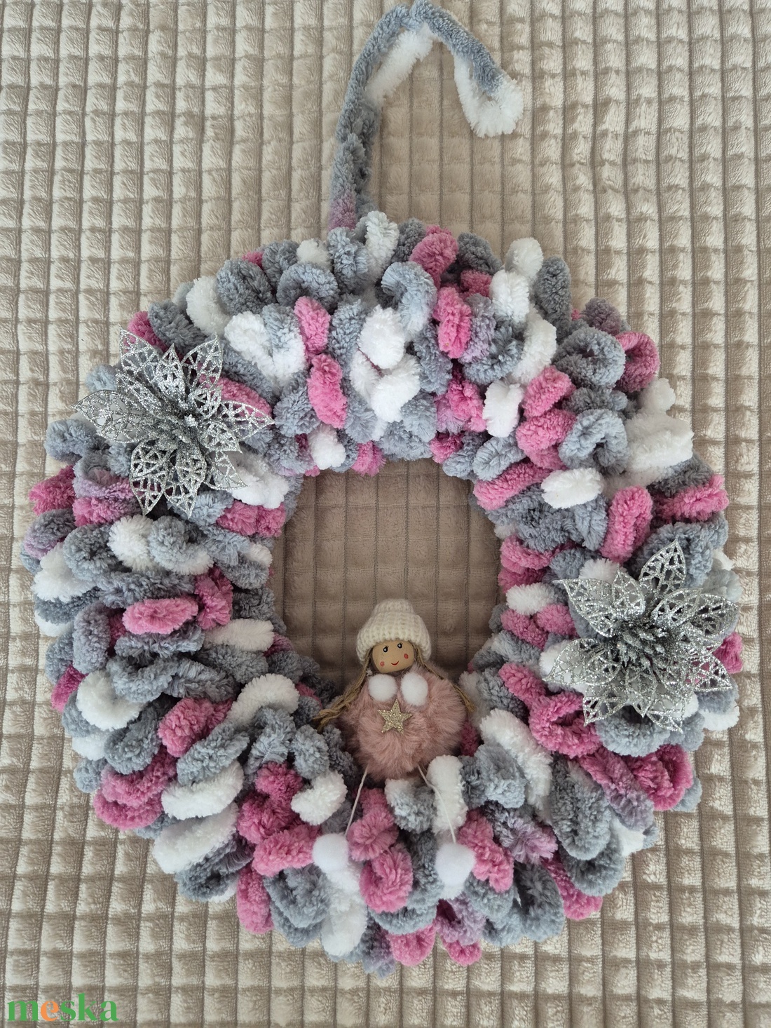 Karácsonyi ajtódísz színes kislányka - karácsony - karácsonyi lakásdekoráció - karácsonyi ajtódíszek - Meska.hu