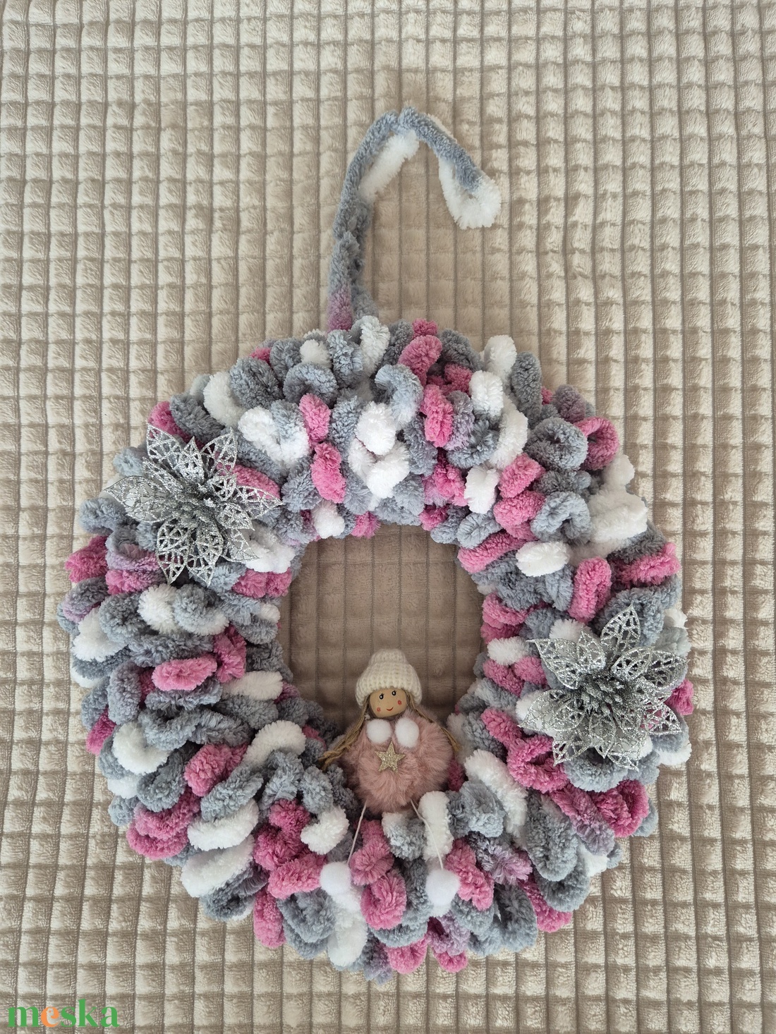 Karácsonyi ajtódísz színes kislányka - karácsony - karácsonyi lakásdekoráció - karácsonyi ajtódíszek - Meska.hu