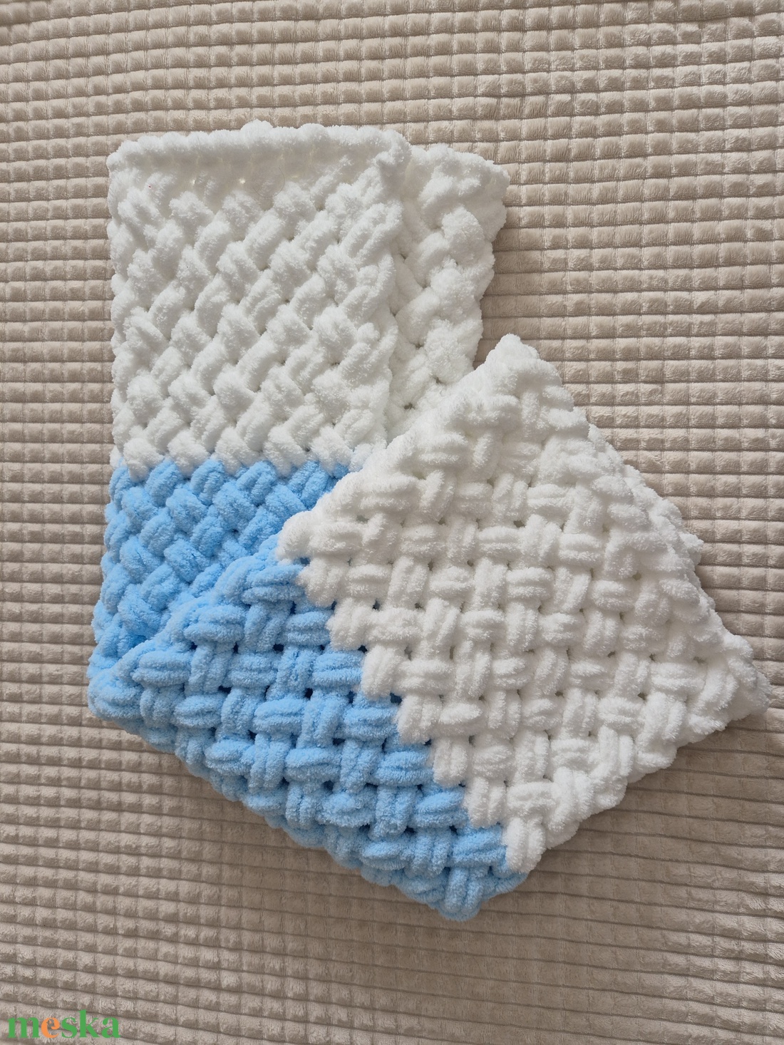 Babatakaró fehér-világoskék színben - otthon & életmód - babaszoba, gyerekszoba - babatakaró, gyerek pléd - Meska.hu