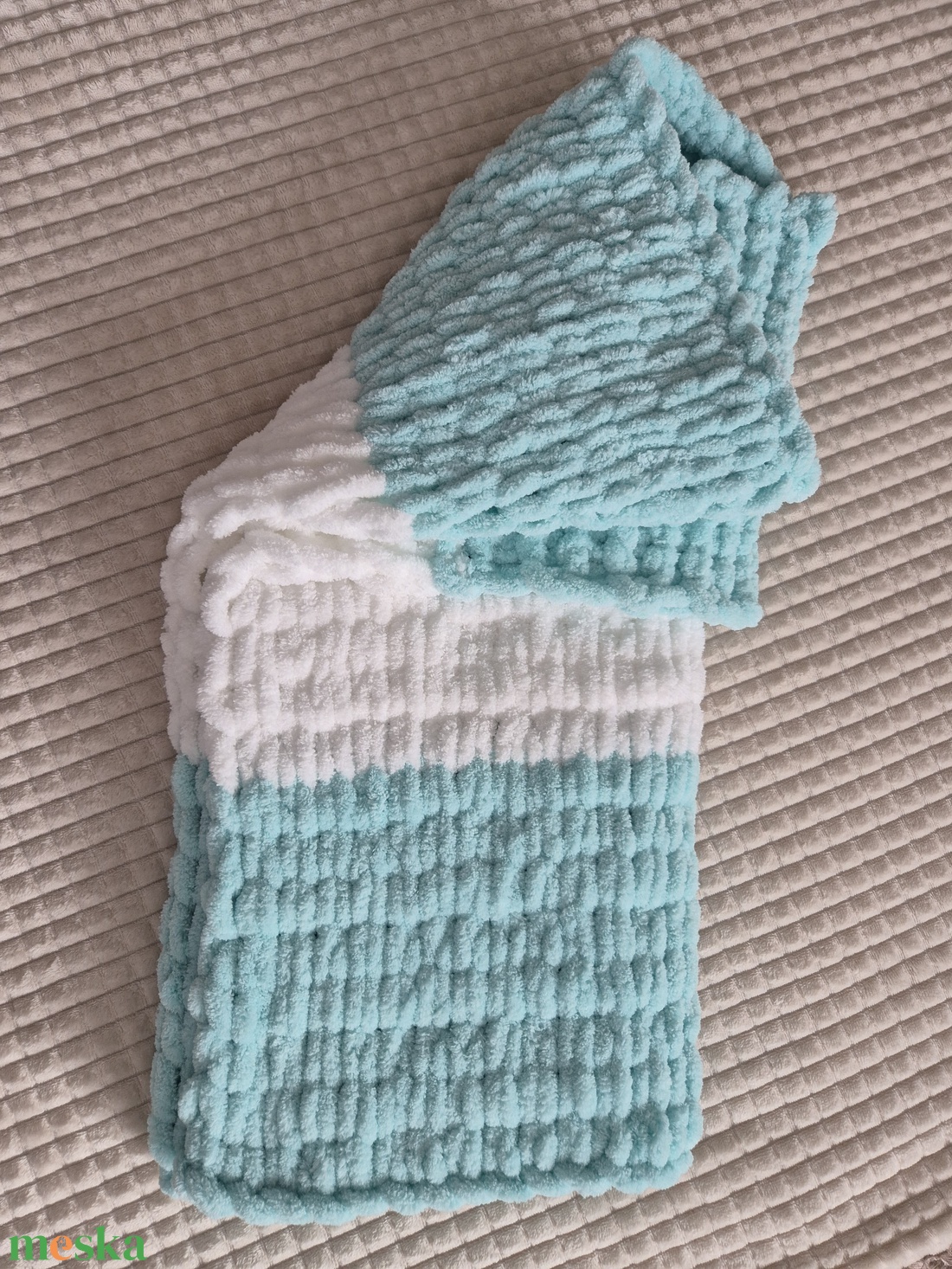 Babatakaró menta-fehér színben - otthon & életmód - babaszoba, gyerekszoba - babatakaró, gyerek pléd - Meska.hu