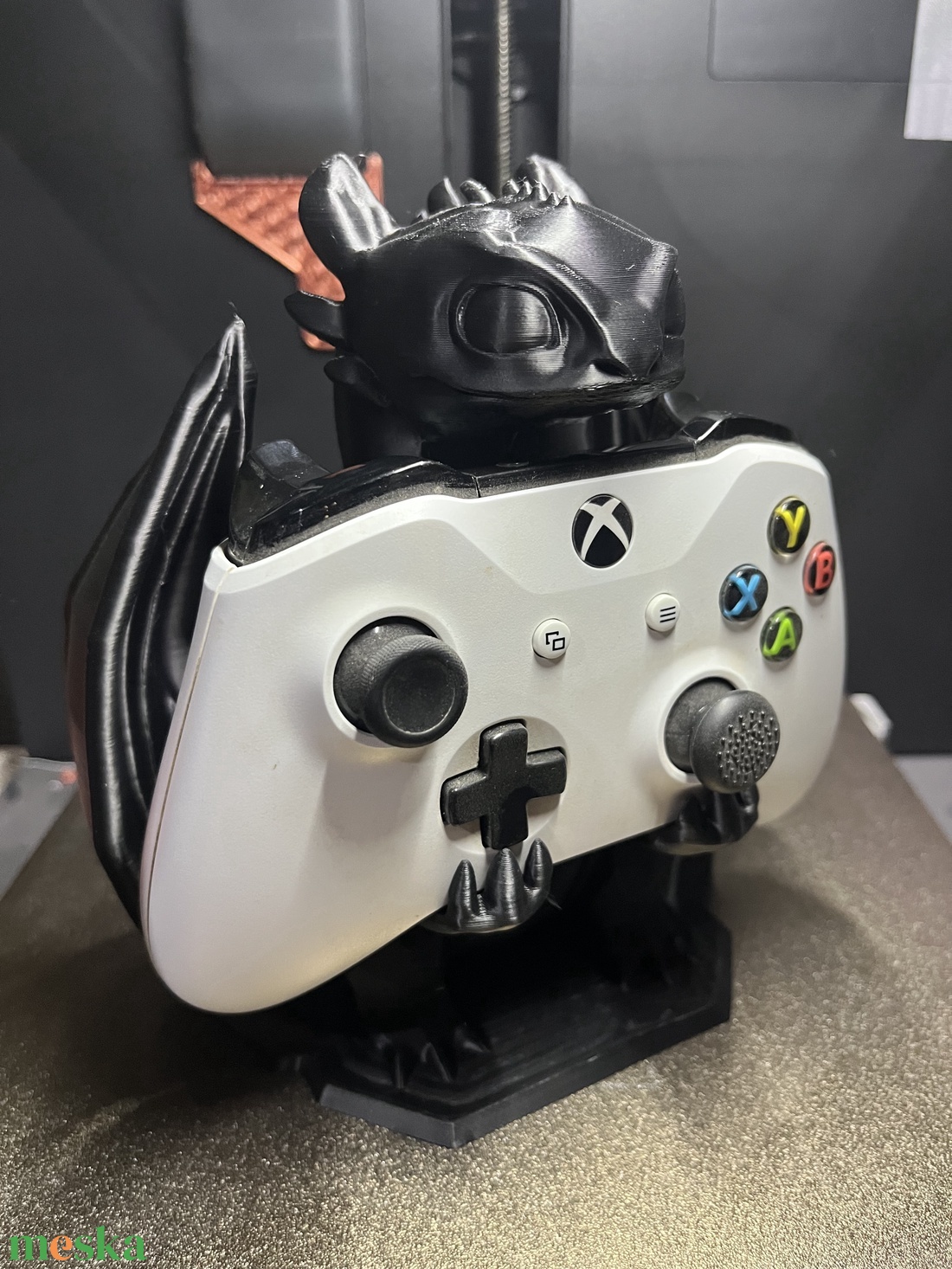 Éjfúria kontroller- és telefontartó � 3D nyomtatott gamer dekoráció - otthon & életmód - tárolás & rendszerezés - kontroller tartók - Meska.hu
