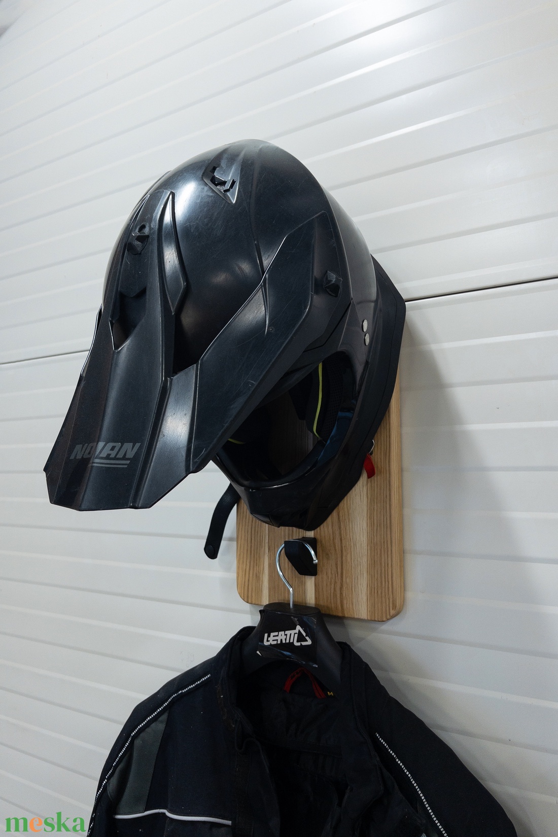 Motoros bukósisak tartó fali akasztó tartó állvány - otthon & életmód - dekoráció - fali és függő dekoráció - falra akasztható dekor - Meska.hu