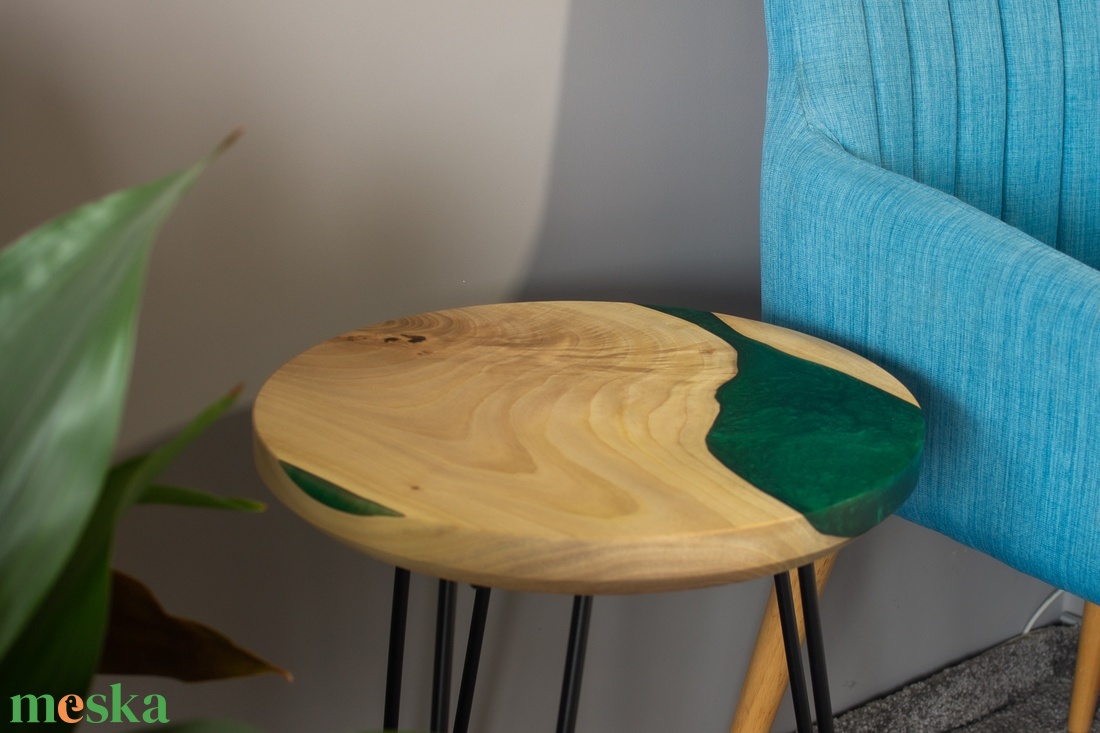 Diófa zöld kőr alakú asztal, kisasztal, lerakó asztal, dohányzó asztal, folyó asztal, river table epoxy table ajándék - otthon & életmód - bútor - asztal - Meska.hu Diófa zöld kőr alakú asztal, kisasztal, lerakó asztal, dohányzó asztal, folyó asztal, river table epoxy table ajándék - otthon & életmód - bútor - asztal - Meska.hu