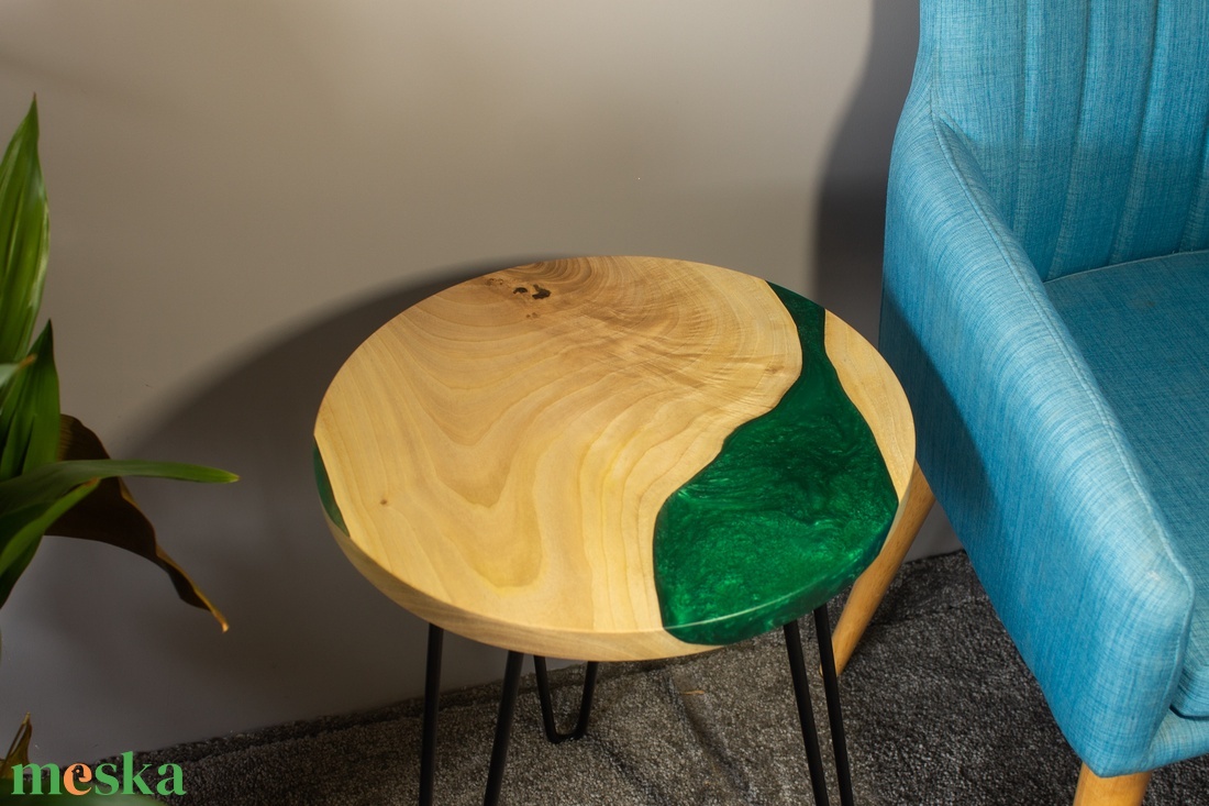 Diófa zöld kőr alakú asztal, kisasztal, lerakó asztal, dohányzó asztal, folyó asztal, river table epoxy table ajándék - otthon & életmód - bútor - asztal - Meska.hu Diófa zöld kőr alakú asztal, kisasztal, lerakó asztal, dohányzó asztal, folyó asztal, river table epoxy table ajándék - otthon & életmód - bútor - asztal - Meska.hu