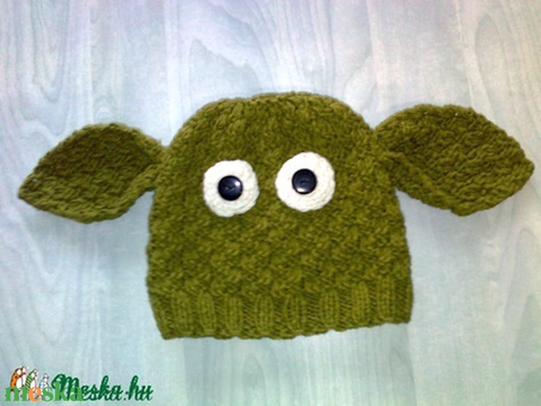 Kézzel kötött Yoda sapka - ruha & divat - sál, sapka, kendő - sapka & sál szett - Meska.hu