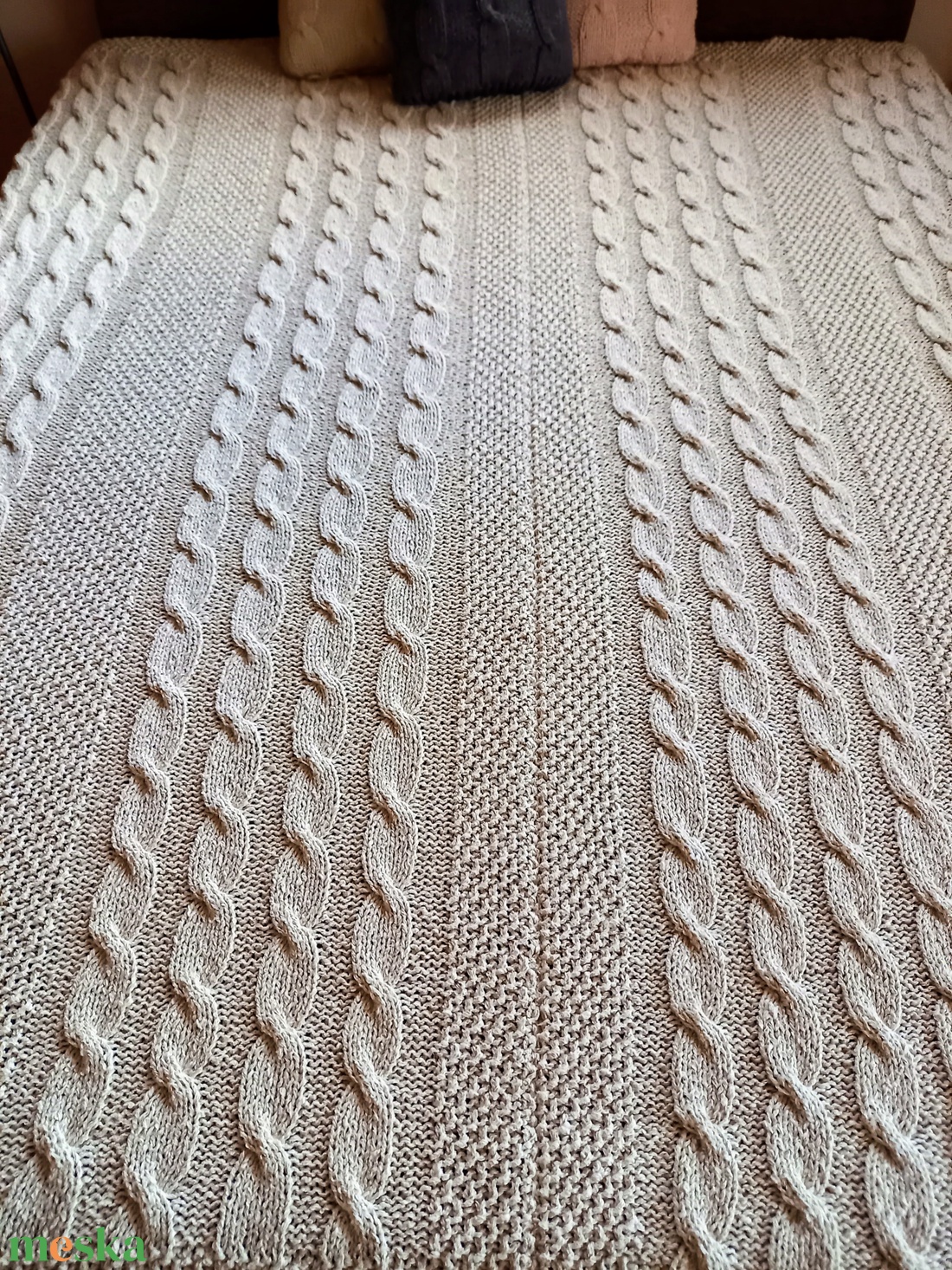 Kézzel kötött ágytakaró beige színben - otthon & életmód - lakástextil - párna & párnahuzat - Meska.hu Kézzel kötött ágytakaró beige színben - otthon & életmód - lakástextil - párna & párnahuzat - Meska.hu