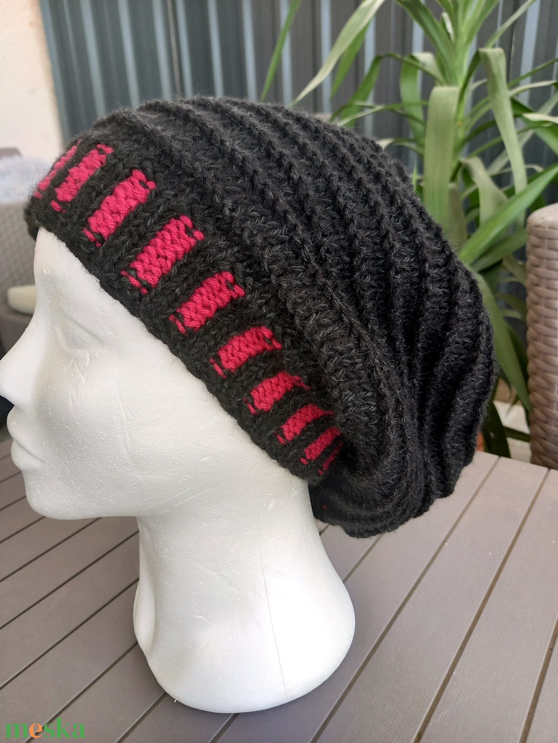 Beanie sapka uniszex fekete  pink. - ruha & divat - sál, sapka, kendő - vállkendő - Meska.hu
