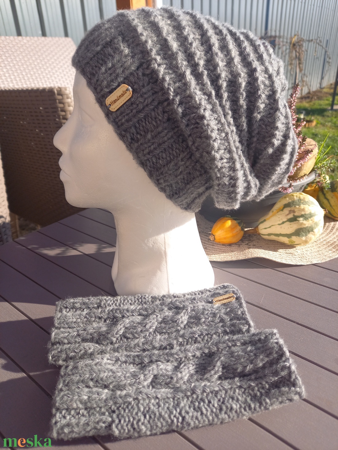 Kézzel kötött beanie sapka és kézmelegítő szett. - ruha & divat - sál, sapka, kendő - kesztyű - Meska.hu