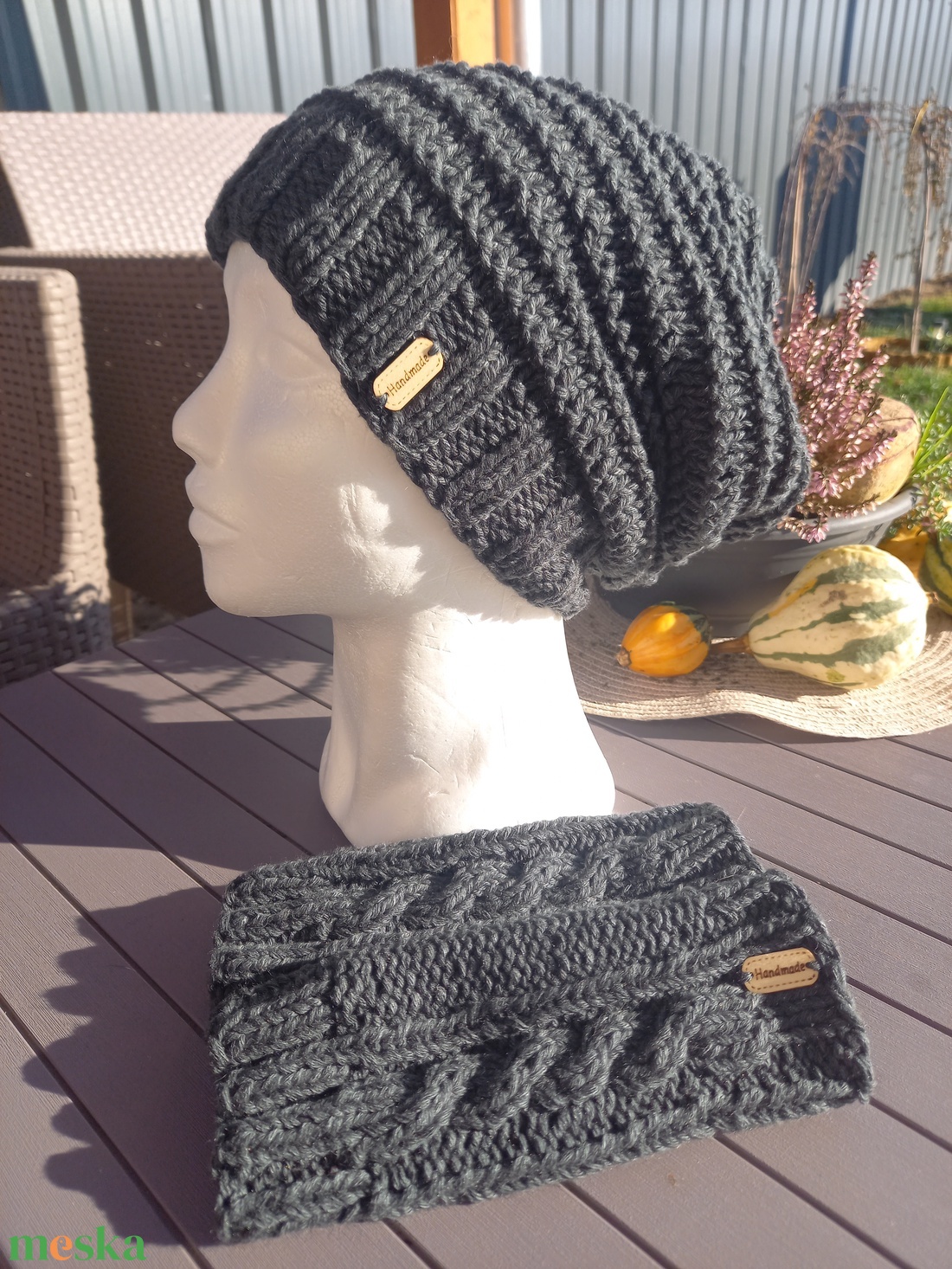 Kézzel kötött beanie sapka és kézmelegítő szett. - ruha & divat - sál, sapka, kendő - kesztyű - Meska.hu