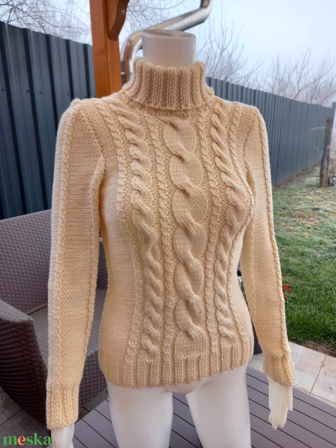 Kézzel kötött beige női pulóver - ruha & divat - női ruha - pulóver - Meska.hu Kézzel kötött beige női pulóver - ruha & divat - női ruha - pulóver - Meska.hu