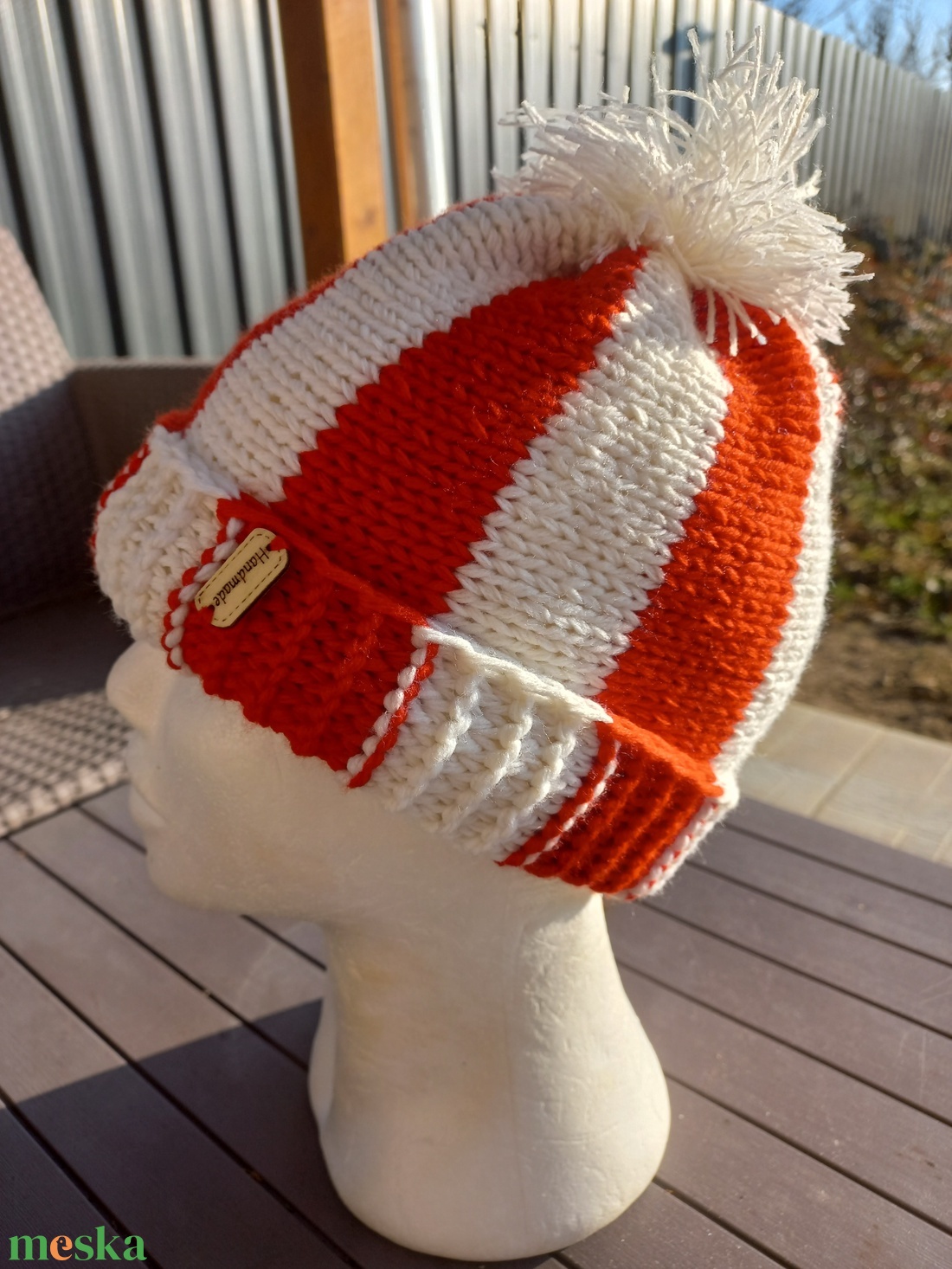 Sapka csíkos, piros, fehér  - ruha & divat - sál, sapka, kendő - vállkendő - Meska.hu