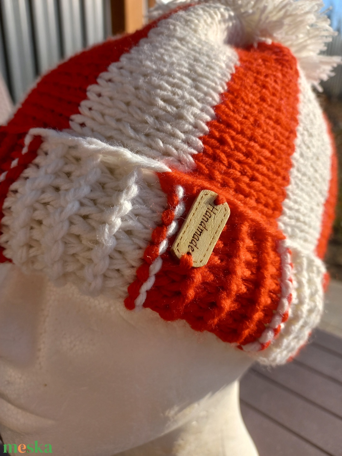 Sapka csíkos, piros, fehér  - ruha & divat - sál, sapka, kendő - vállkendő - Meska.hu