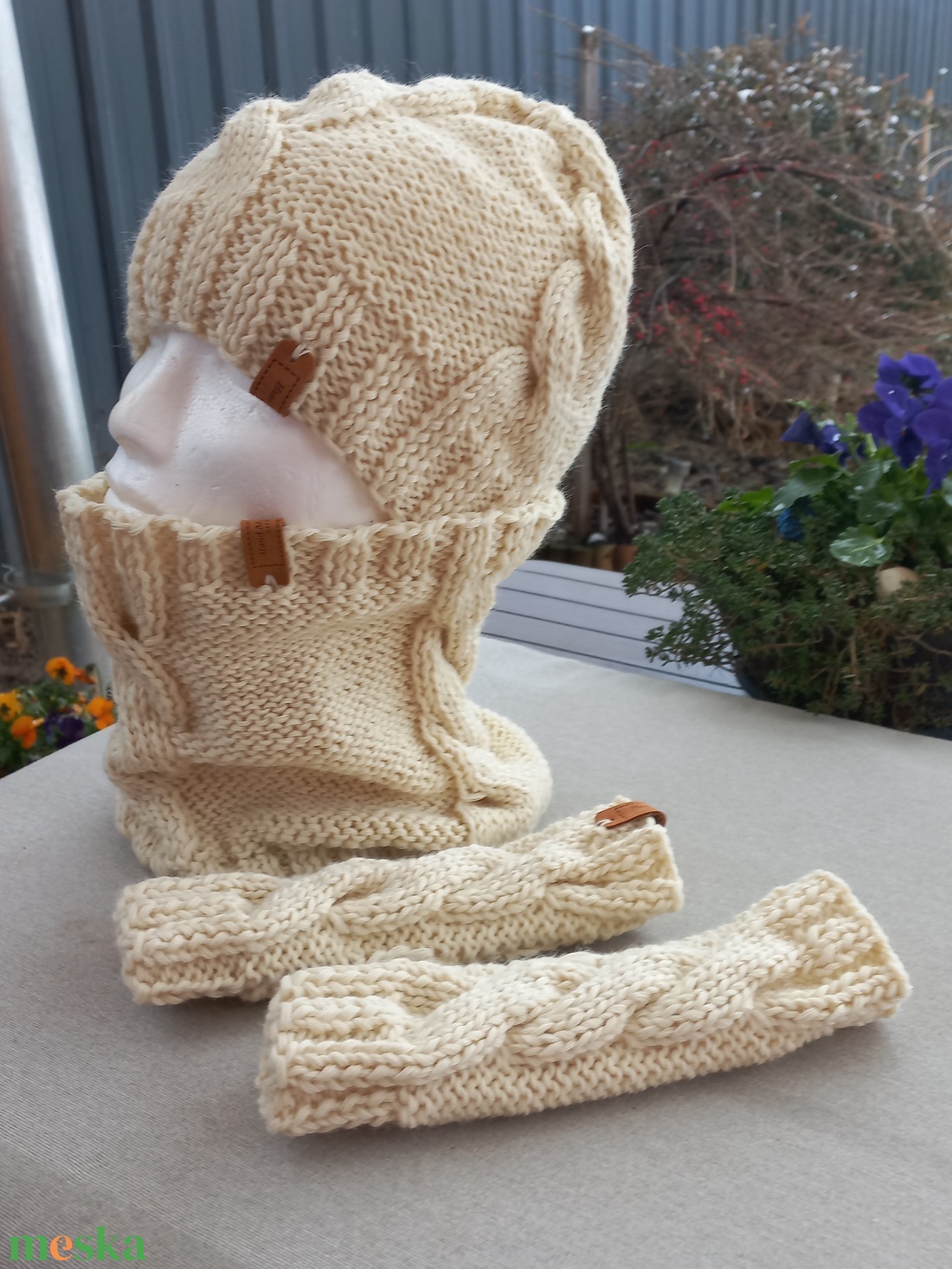 Sapka, kézmelegítő, csősál kézzel kötött tört fehér  - ruha & divat - sál, sapka, kendő - stóla - Meska.hu