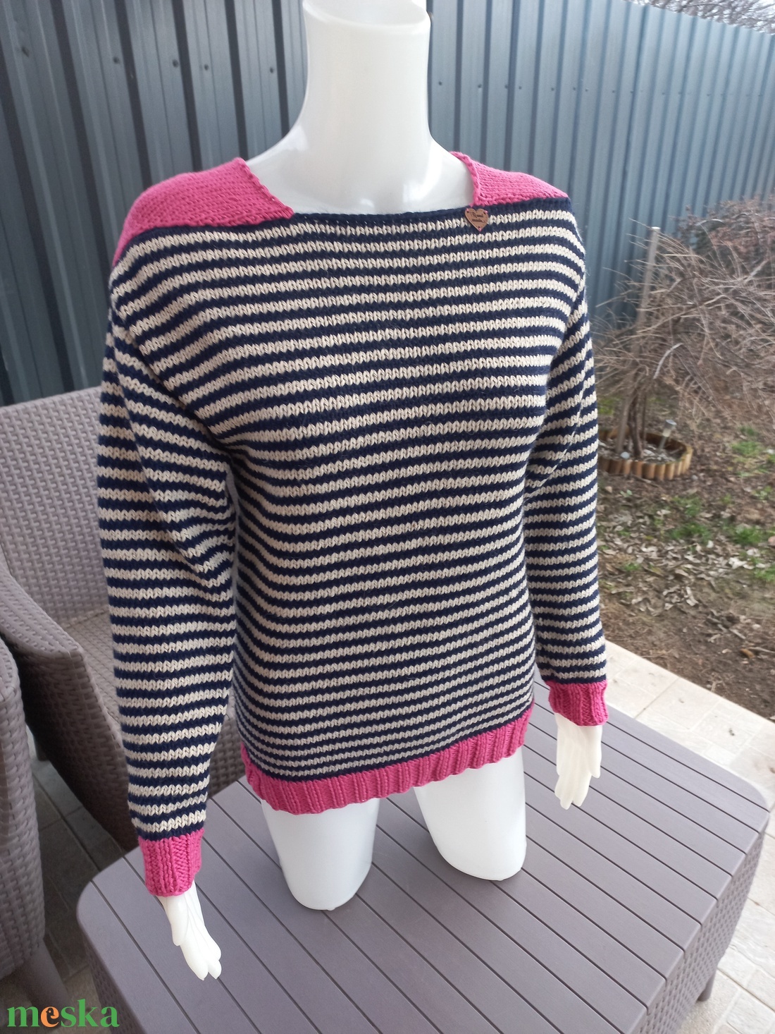Kézzel kötött csíkos pulóver  - ruha & divat - női ruha - pulóver - Meska.hu