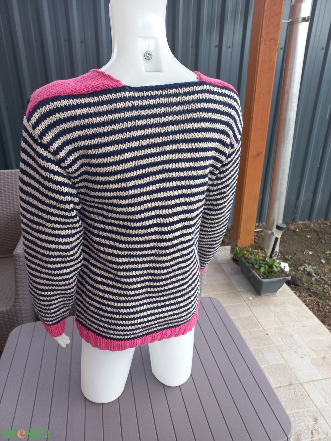 Kézzel kötött csíkos pulóver  - ruha & divat - női ruha - pulóver - Meska.hu