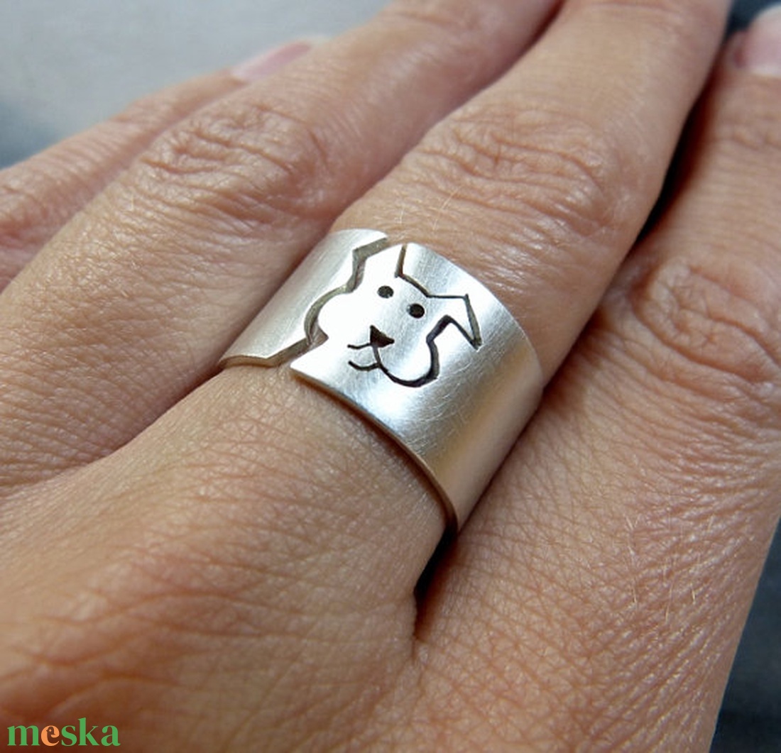 Kutya ezüst gyűrű (széles, szatén) - ékszer - gyűrű - figurális gyűrű - Meska.hu Kutya ezüst gyűrű (széles, szatén) - ékszer - gyűrű - figurális gyűrű - Meska.hu