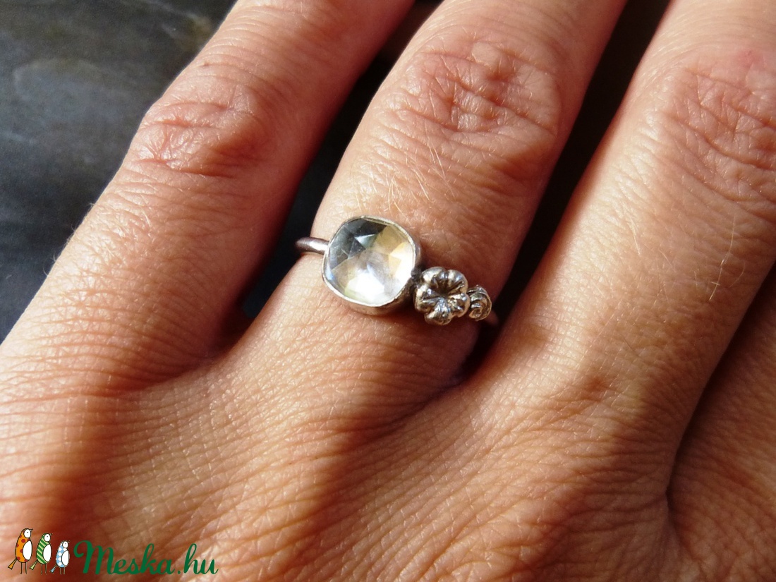 Hegyikristály ezüst gyűrű virágokkal -  - Meska.hu