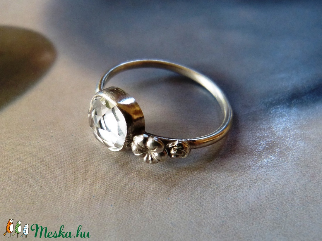 Hegyikristály ezüst gyűrű virágokkal -  - Meska.hu