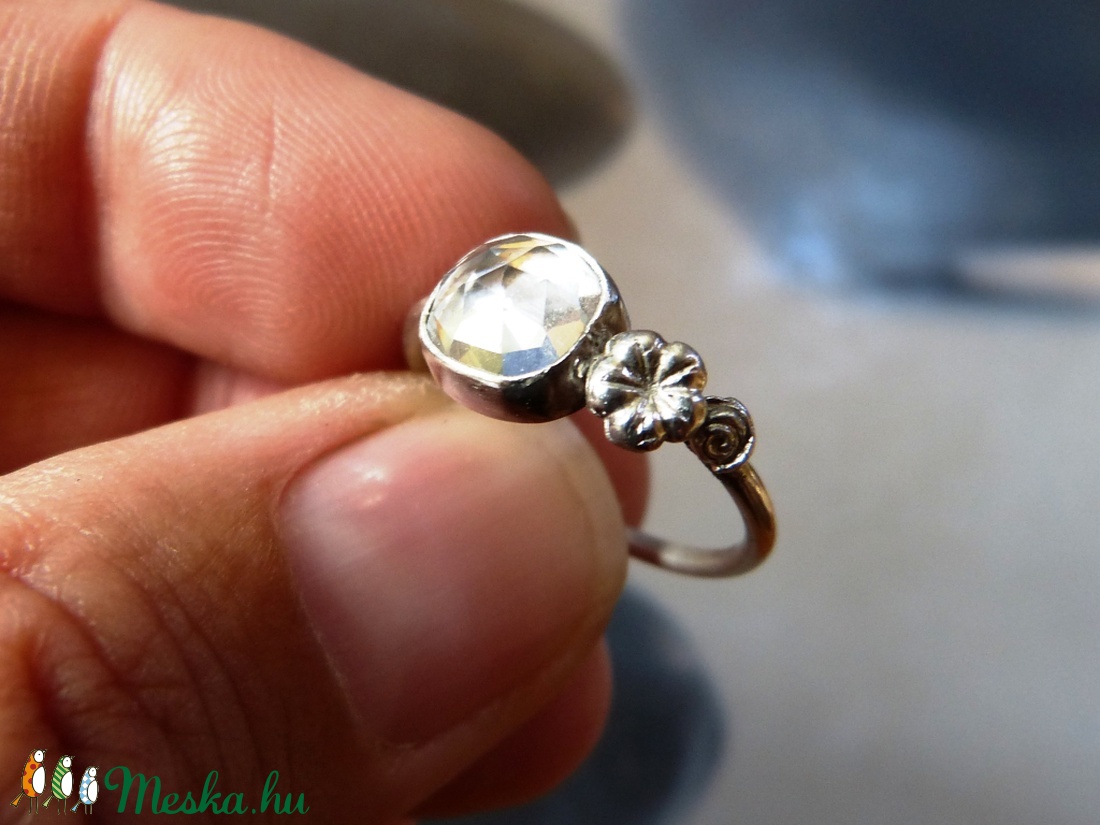 Hegyikristály ezüst gyűrű virágokkal -  - Meska.hu