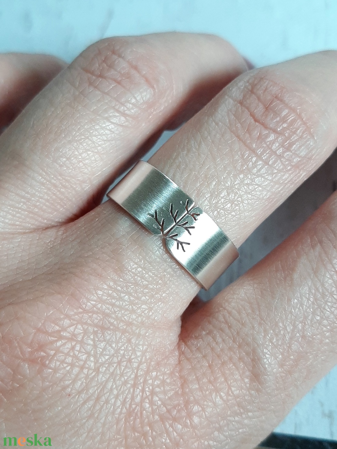 Fa ezüst gyűrű (8 mm széles, szatén) - ékszer - gyűrű - kerek gyűrű - Meska.hu Fa ezüst gyűrű (8 mm széles, szatén) - ékszer - gyűrű - kerek gyűrű - Meska.hu