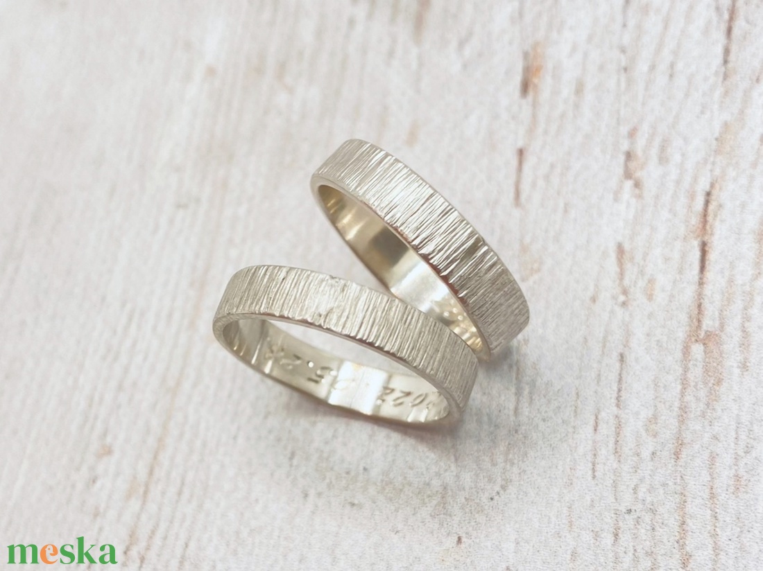 Fehér arany karikagyűrű  (14K) - ékszer - gyűrű - kerek gyűrű - Meska.hu