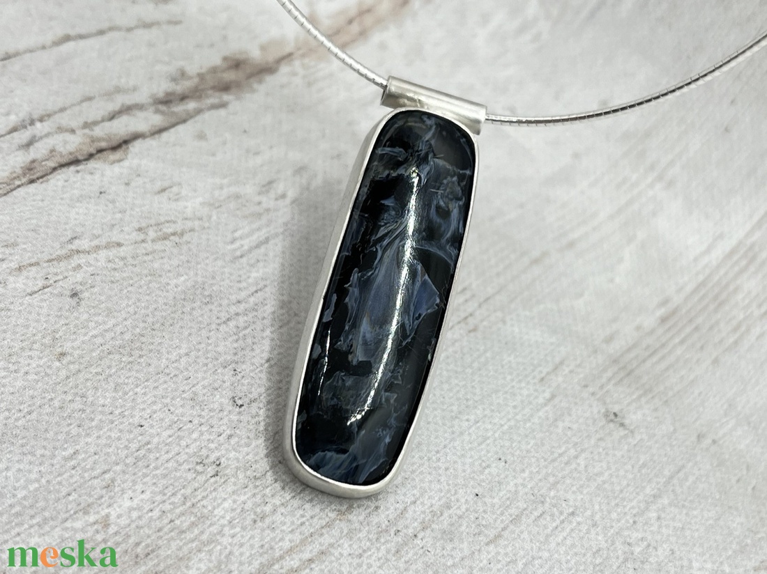 Pietersite ezüst medál Omega lánccal - ékszer - nyaklánc - medál - Meska.hu Pietersite ezüst medál Omega lánccal - ékszer - nyaklánc - medál - Meska.hu