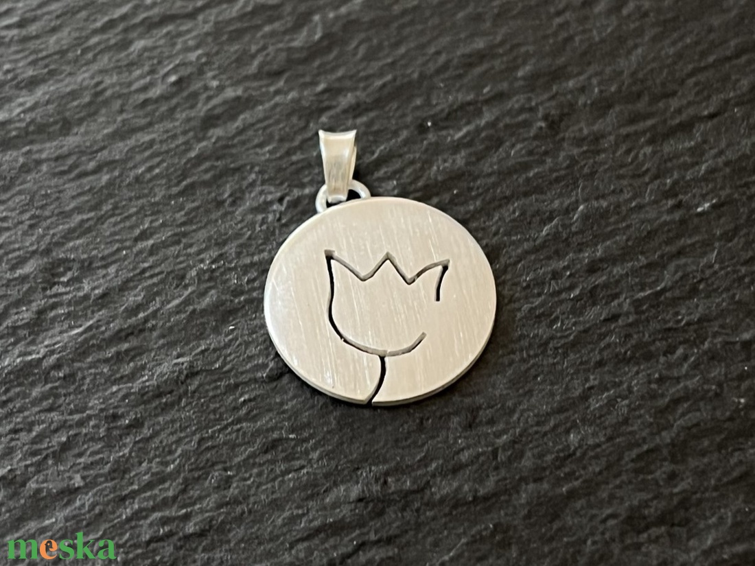 Tulipános ezüst medál - megrendelésre - ékszer - nyaklánc - medál - Meska.hu Tulipános ezüst medál - megrendelésre - ékszer - nyaklánc - medál - Meska.hu