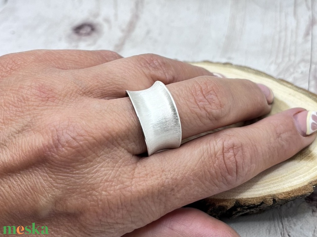 Homorú ezüst gyűrű - MEGRENDELÉSRE - ékszer - gyűrű - statement gyűrű - Meska.hu