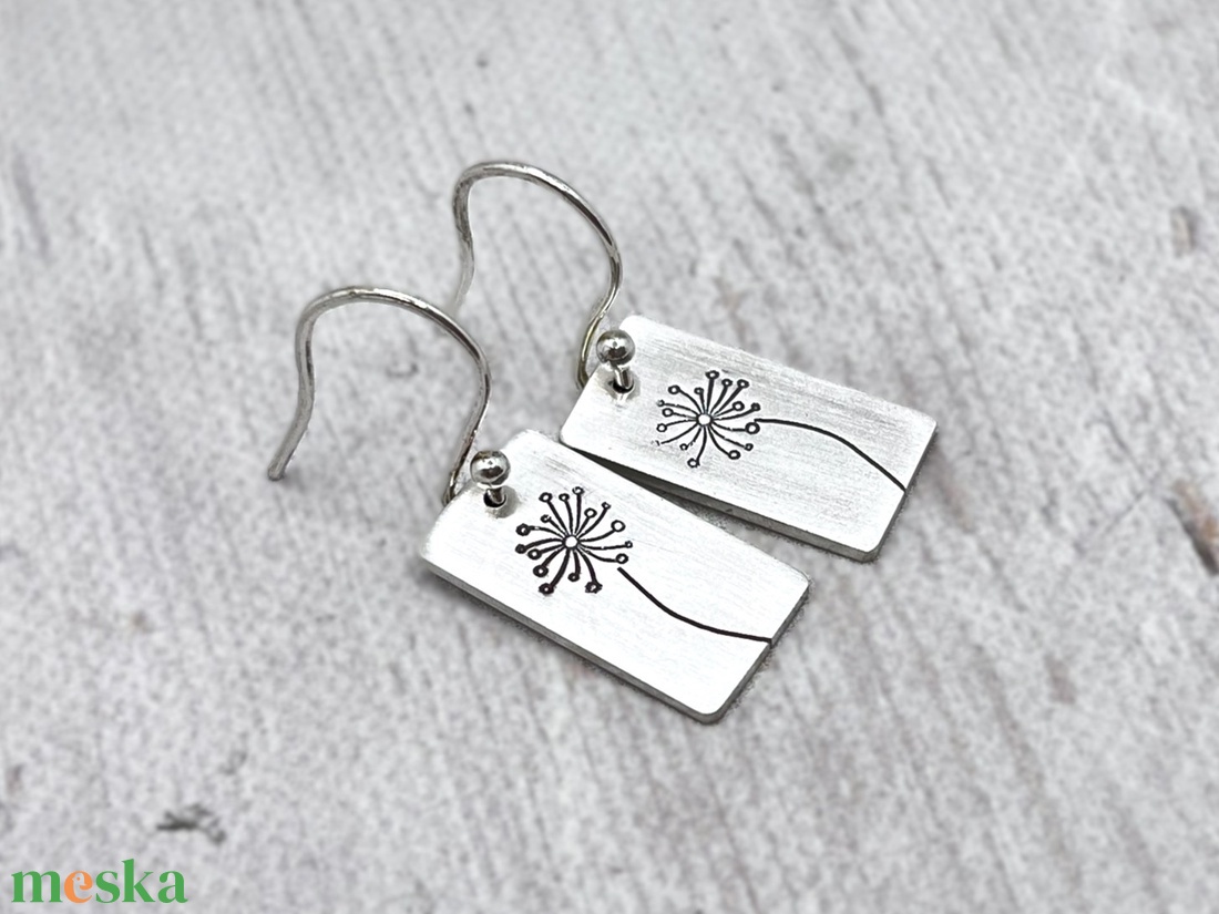 Pitypangos ezüst fülbevaló - Megrendelésre - ékszer - fülbevaló - lógó fülbevaló - Meska.hu