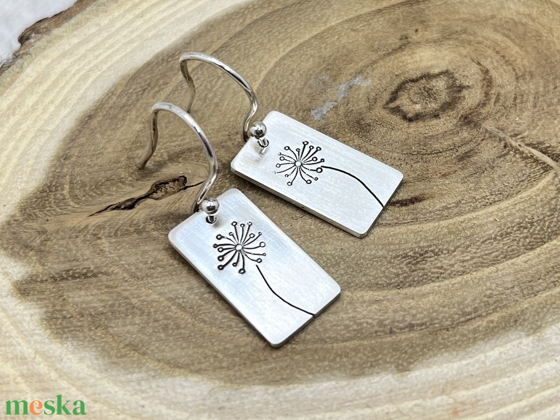 Pitypangos ezüst fülbevaló - Megrendelésre - ékszer - fülbevaló - lógó fülbevaló - Meska.hu