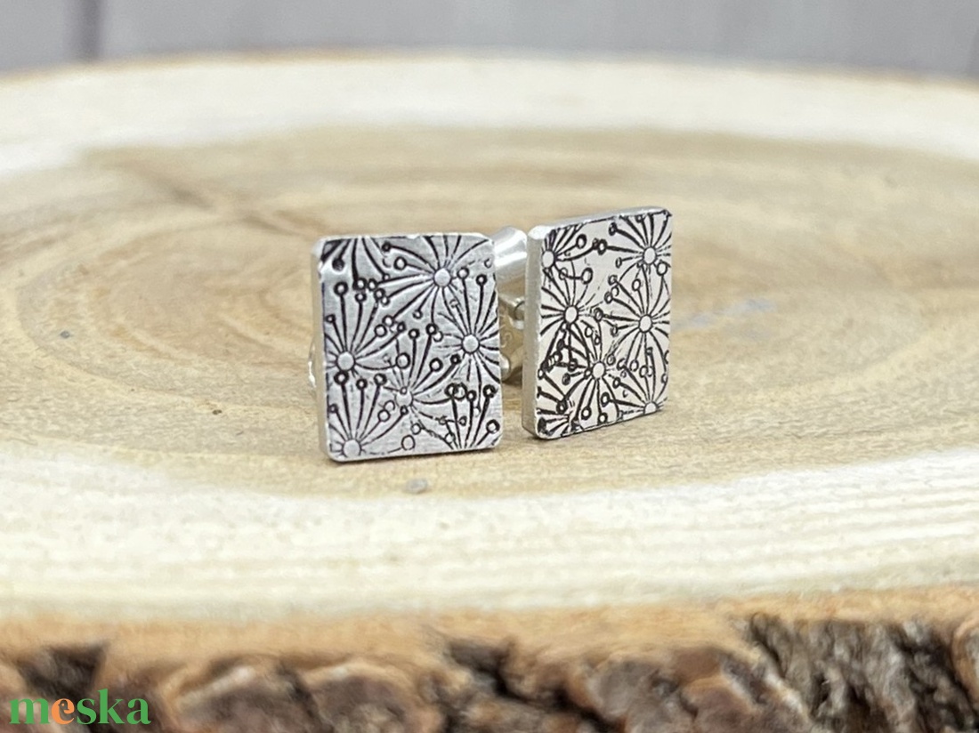Pitypangos ezüst bedugós fülbevaló, szögletes - ékszer - fülbevaló - pötty fülbevaló - Meska.hu
