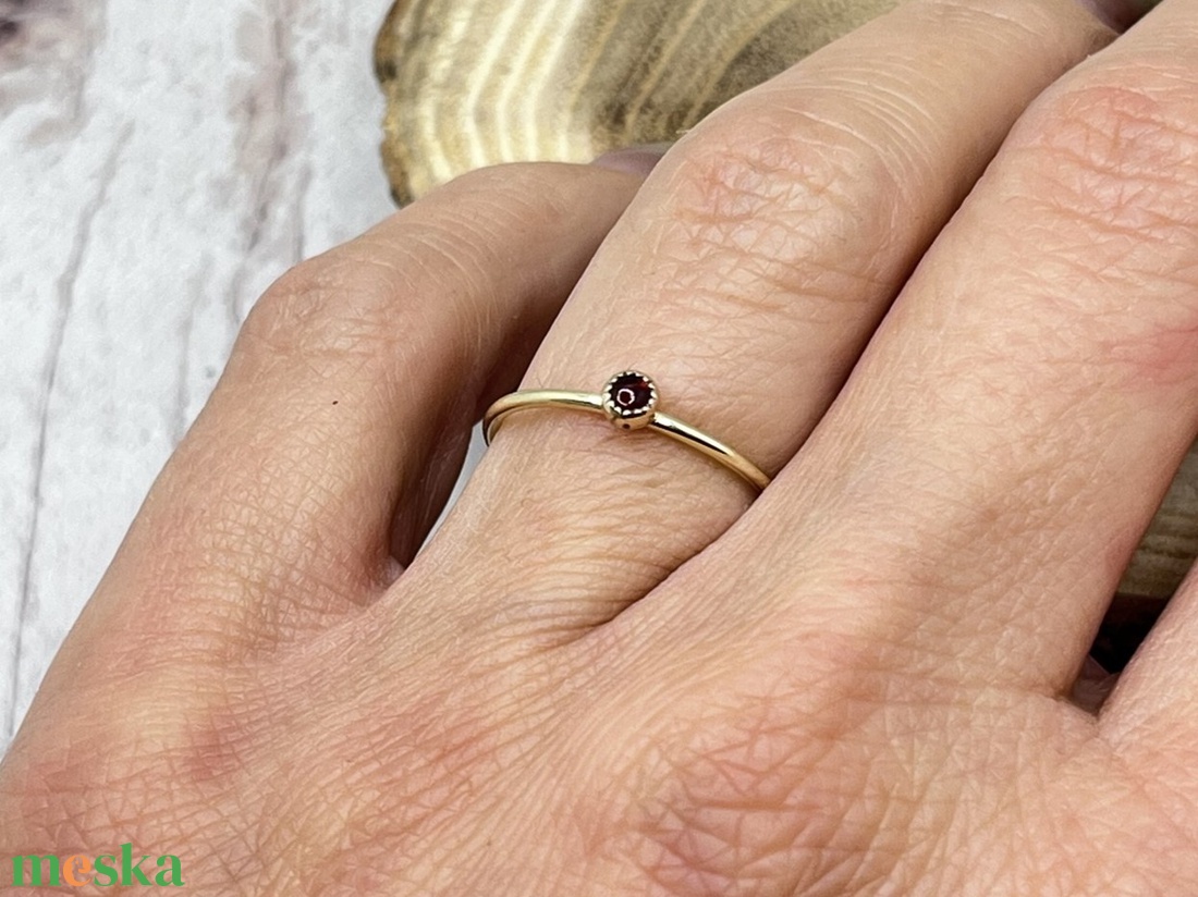 Arany gyűrű gránáttal (14K) - ékszer - gyűrű - szoliter gyűrű - Meska.hu Arany gyűrű gránáttal (14K) - ékszer - gyűrű - szoliter gyűrű - Meska.hu