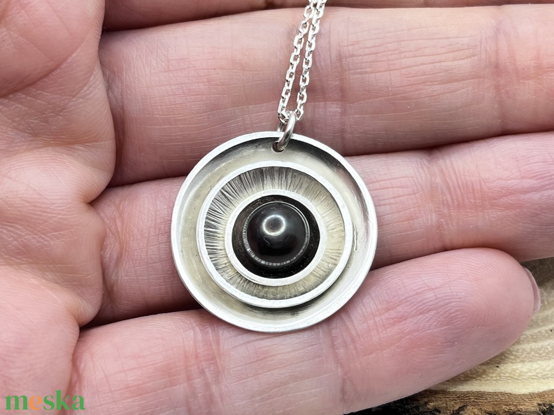 Fekete gyöngyös ezüst nyaklánc - ékszer - nyaklánc - medál - Meska.hu Fekete gyöngyös ezüst nyaklánc - ékszer - nyaklánc - medál - Meska.hu