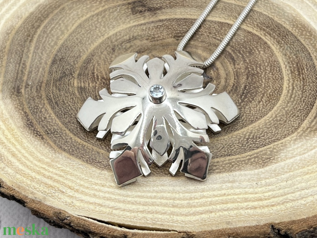 Hópehely ezüst nyaklánc topázzal - ékszer - nyaklánc - statement nyaklánc - Meska.hu