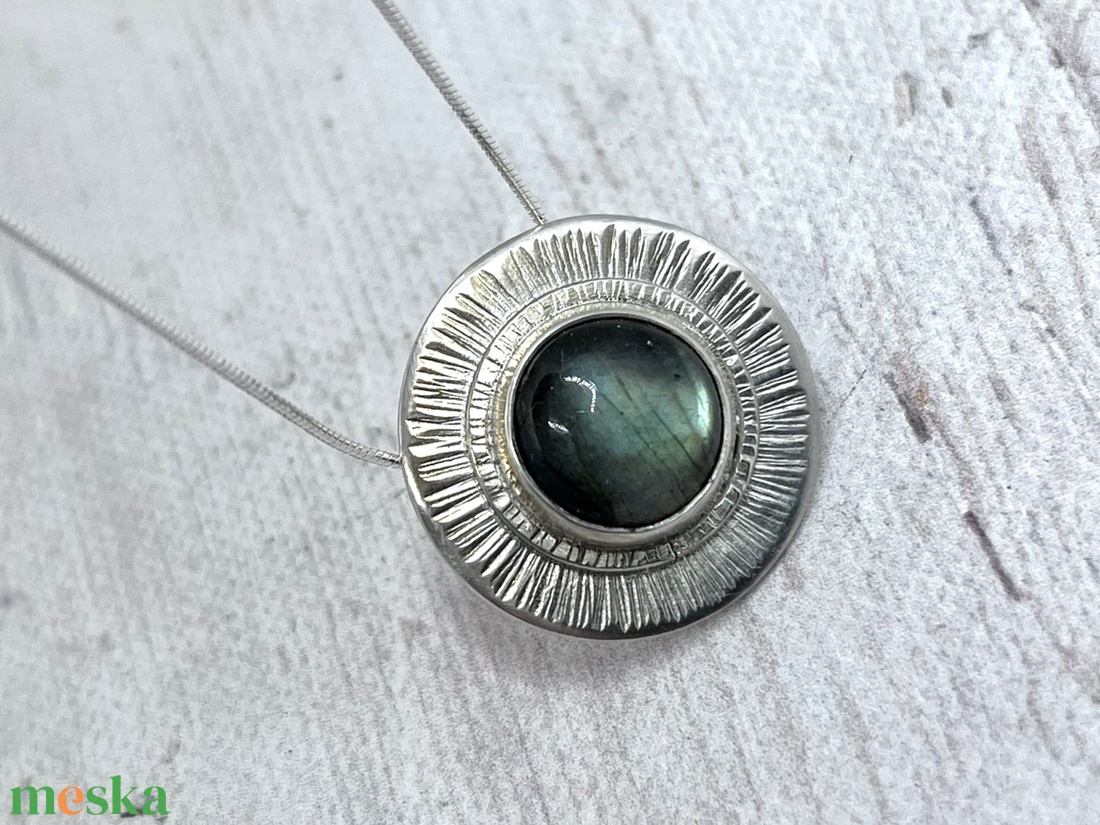 Labradorit ezüst nyaklánc - ékszer - nyaklánc - medál - Meska.hu