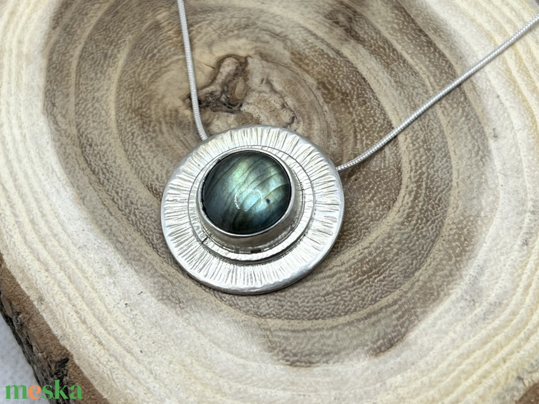 Labradorit ezüst nyaklánc - ékszer - nyaklánc - medál - Meska.hu