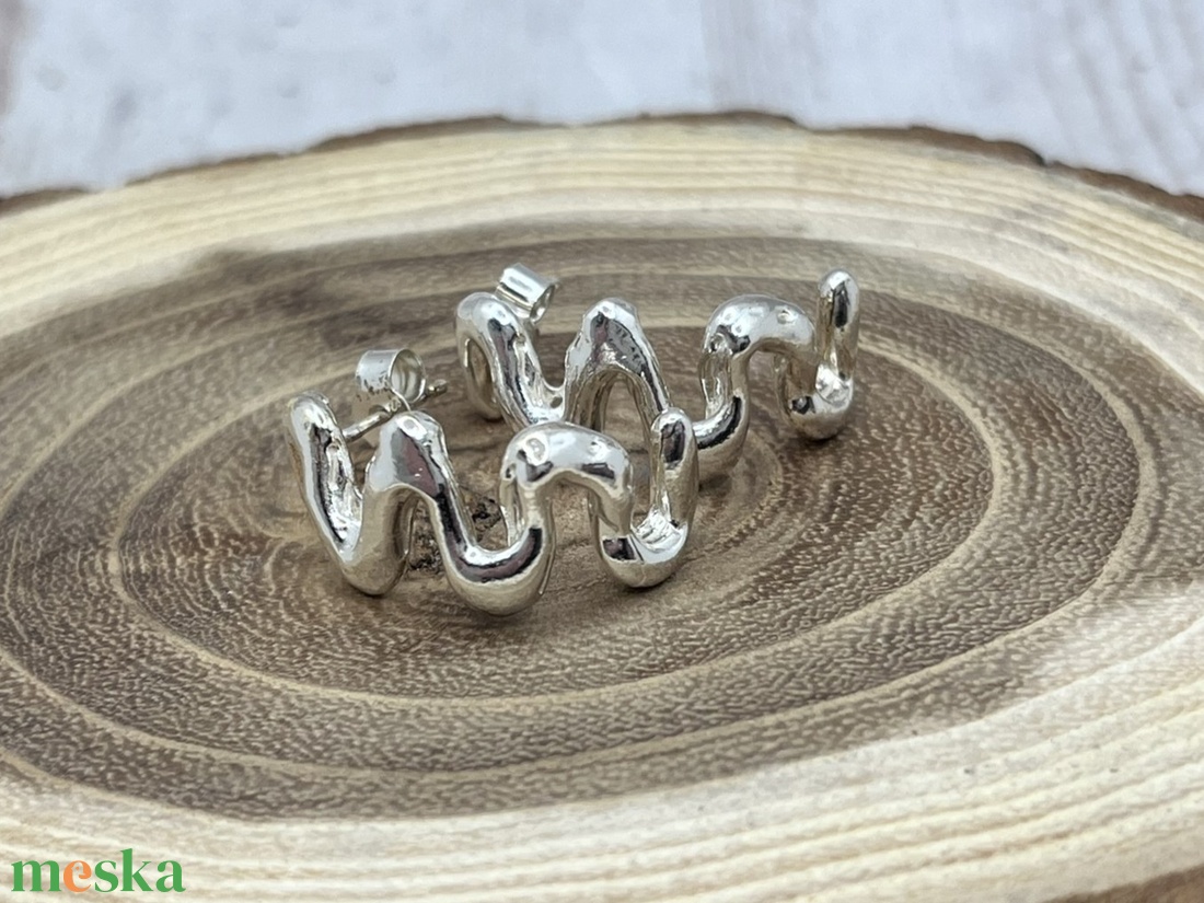 Magma bedugós fülbevaló - ékszer - fülbevaló - pötty fülbevaló - Meska.hu