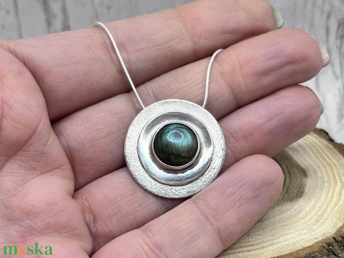 Labradorit ezüst nyaklánc - ékszer - nyaklánc - medál - Meska.hu