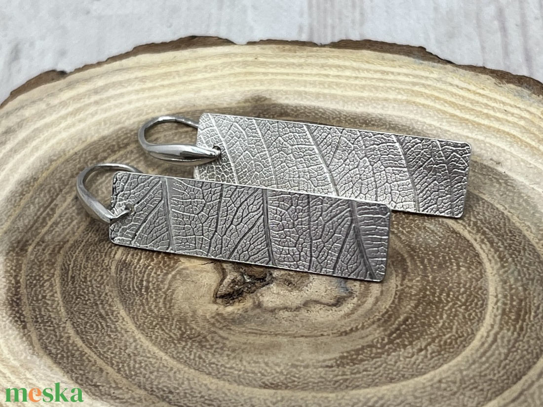 Levélerezet mintás ezüst fülbevaló, hosszú - ékszer - fülbevaló - lógó fülbevaló - Meska.hu