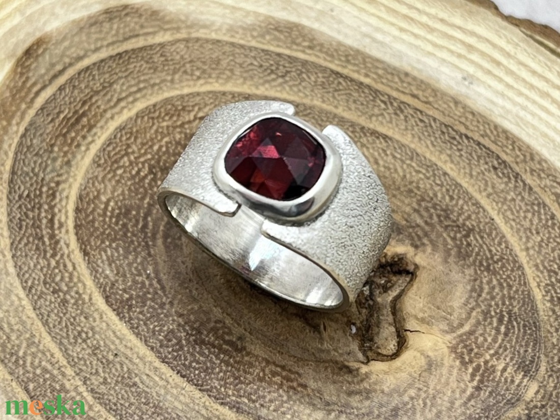 Gránát ezüst gyűrű  - ékszer - gyűrű - szoliter gyűrű - Meska.hu